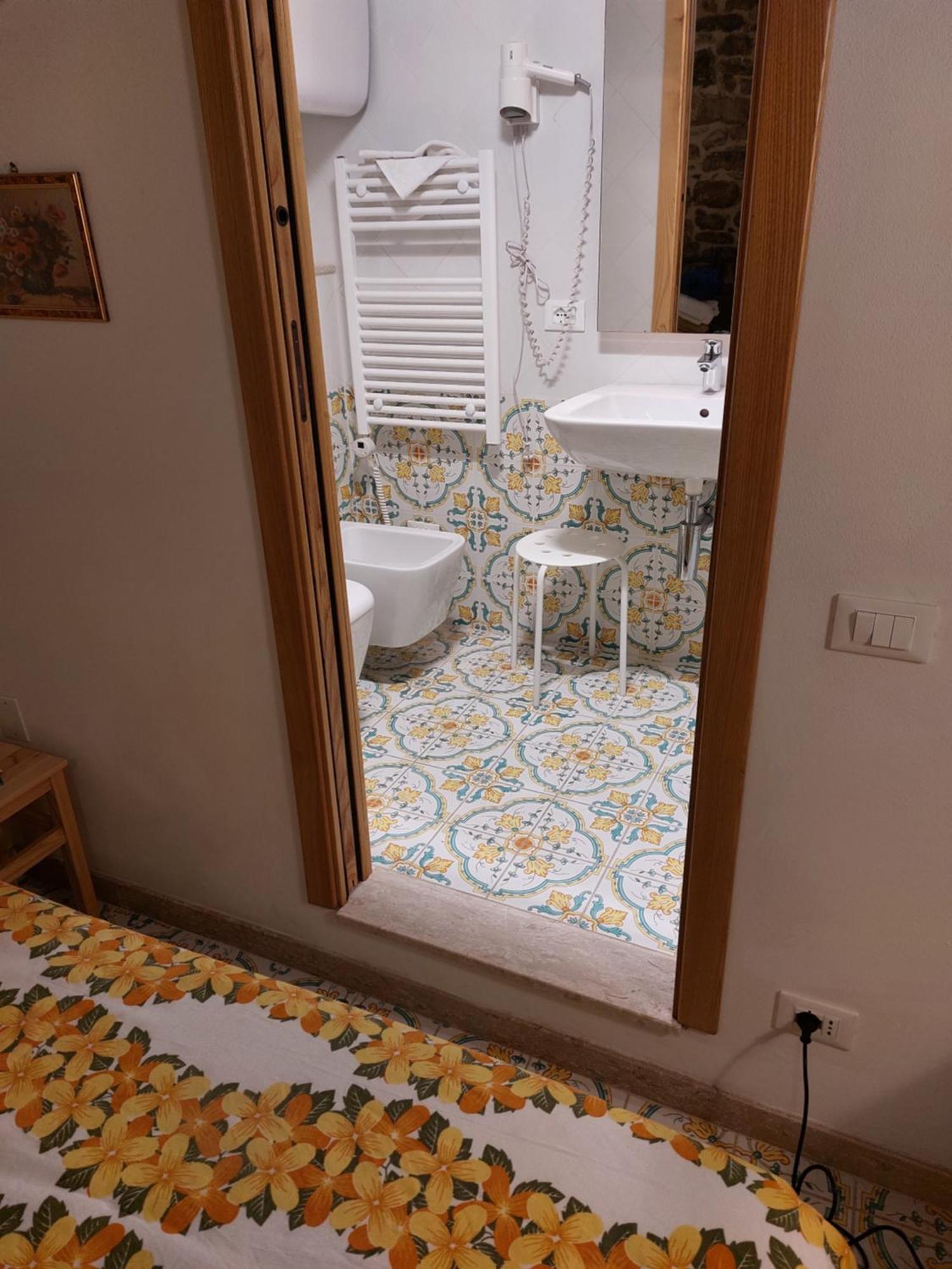 La Croce Dei Templari - Very Central With Parking - Hotel Riomaggiore Room photo